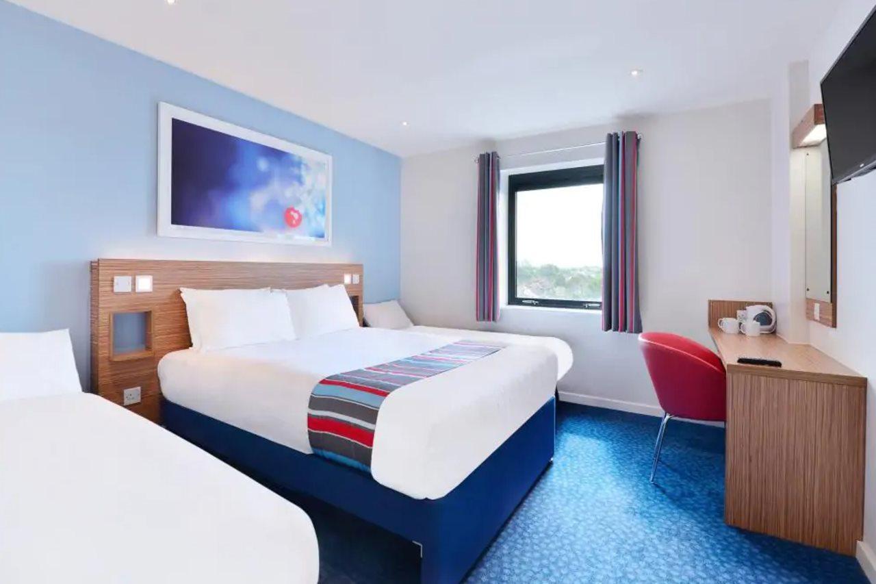 Travelodge Preston Central Экстерьер фото