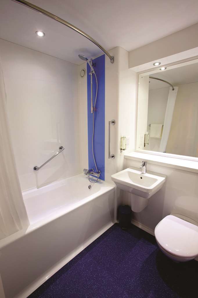 Travelodge Preston Central Номер фото