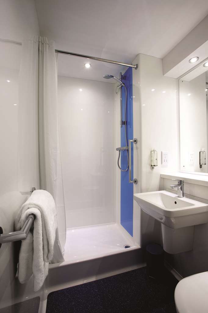 Travelodge Preston Central Номер фото
