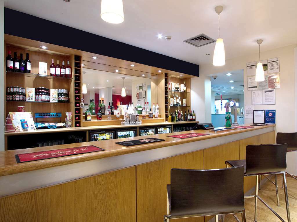 Travelodge Preston Central Ресторан фото