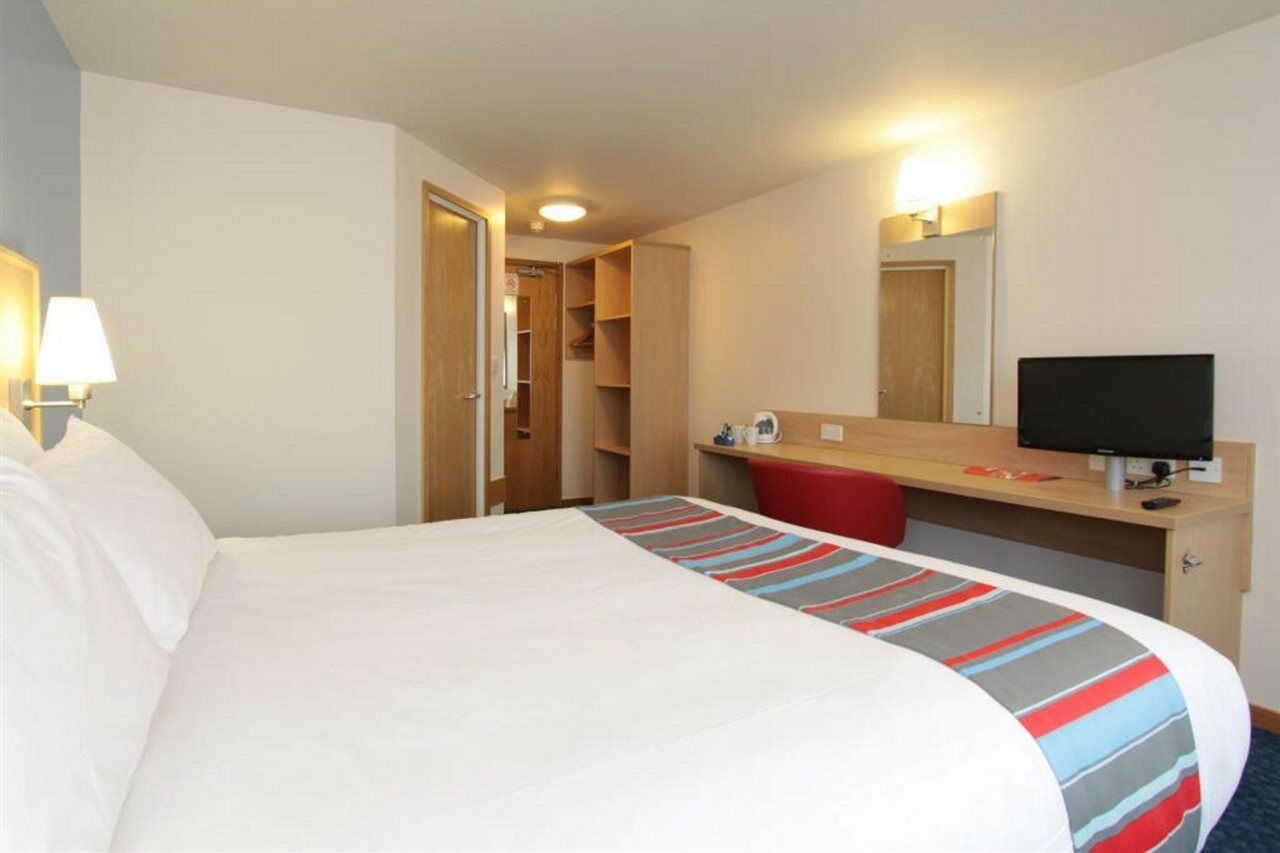 Travelodge Preston Central Экстерьер фото
